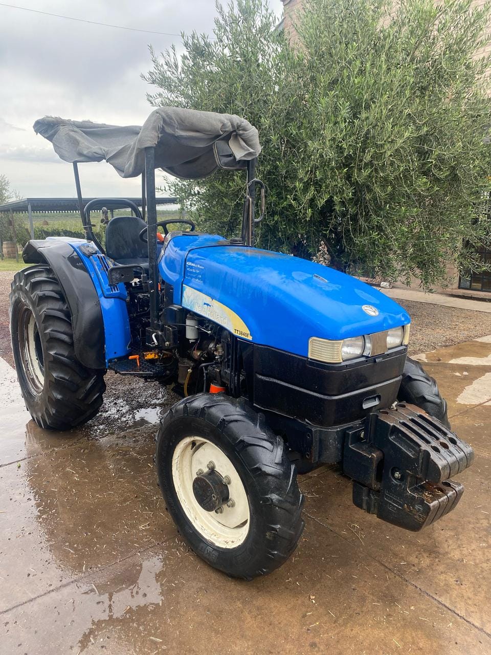 Tractor New Holland TT3840F 2011