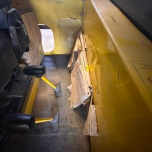 Alternative view of Tractor Pauny 230A 2013 (Valor en ARS)