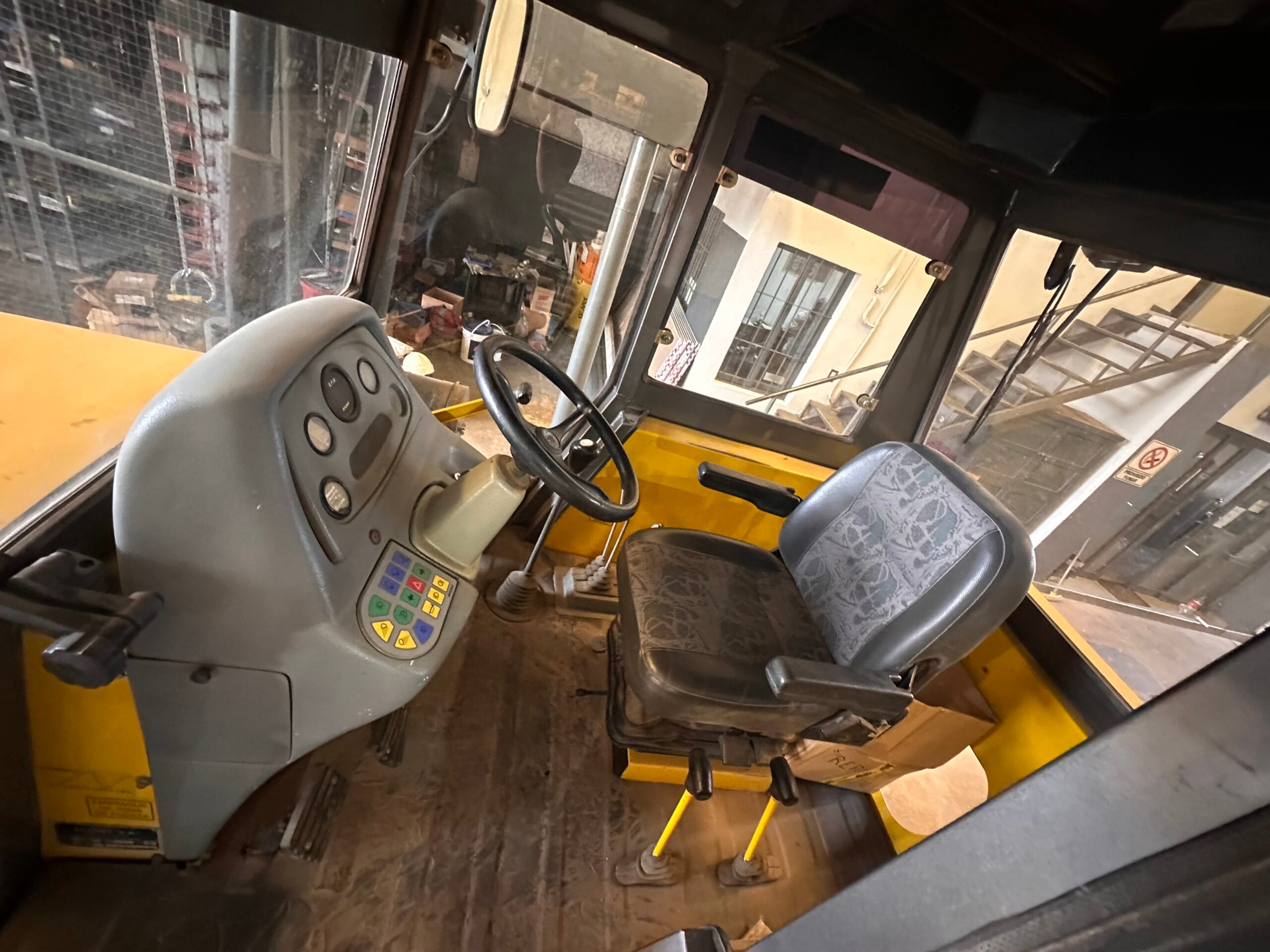 Tractor Pauny 230A 2013 (Valor en ARS) - Imagen 4