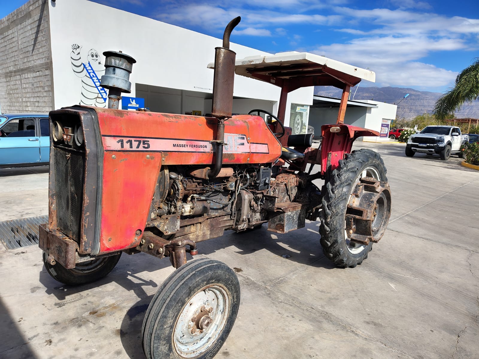 Tractor Massey Ferguson 1175 1984