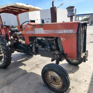 Alternative view of Tractor Massey Ferguson 1175 1984