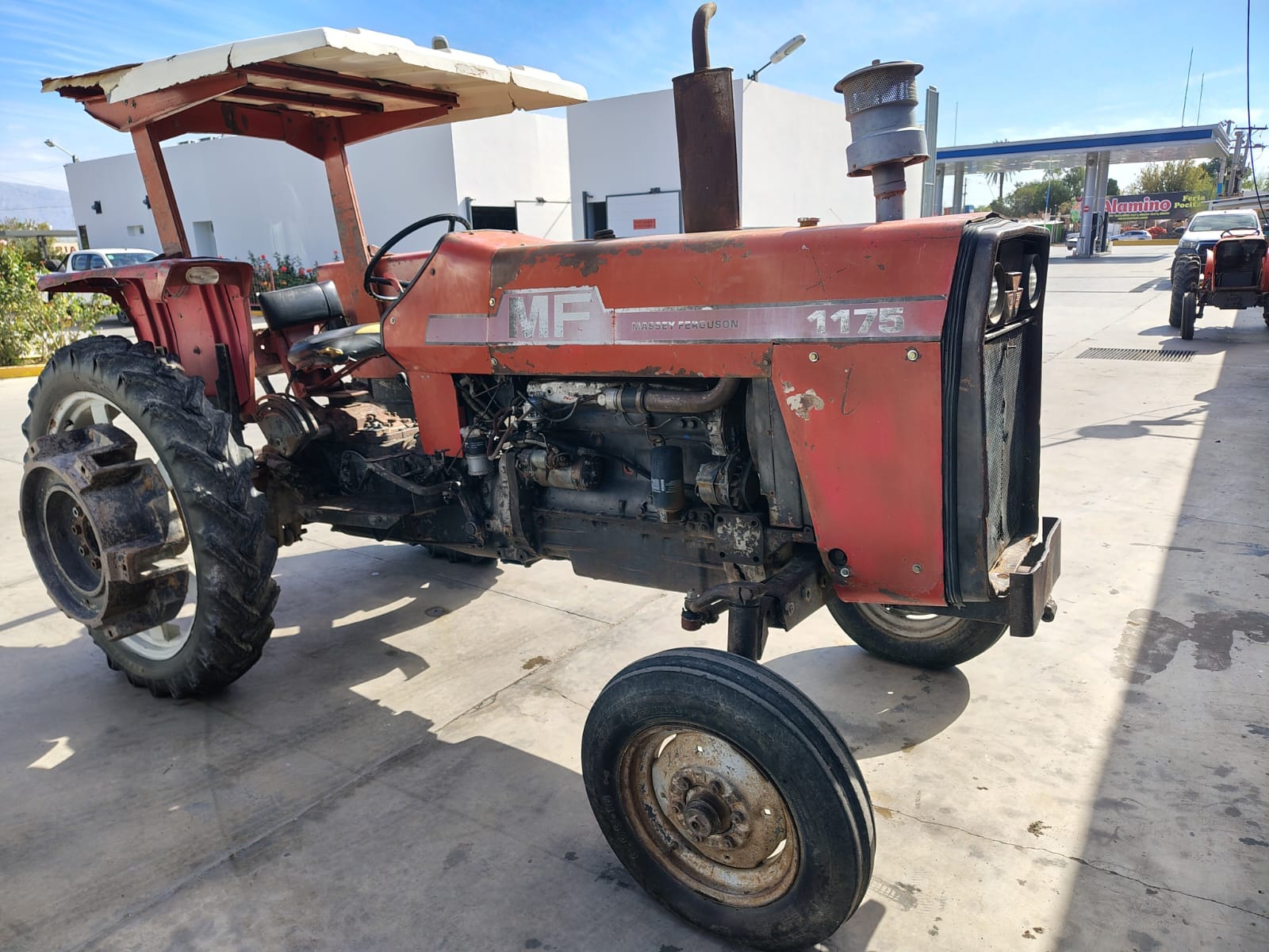 Tractor Massey Ferguson 1175 1984 - Imagen 2