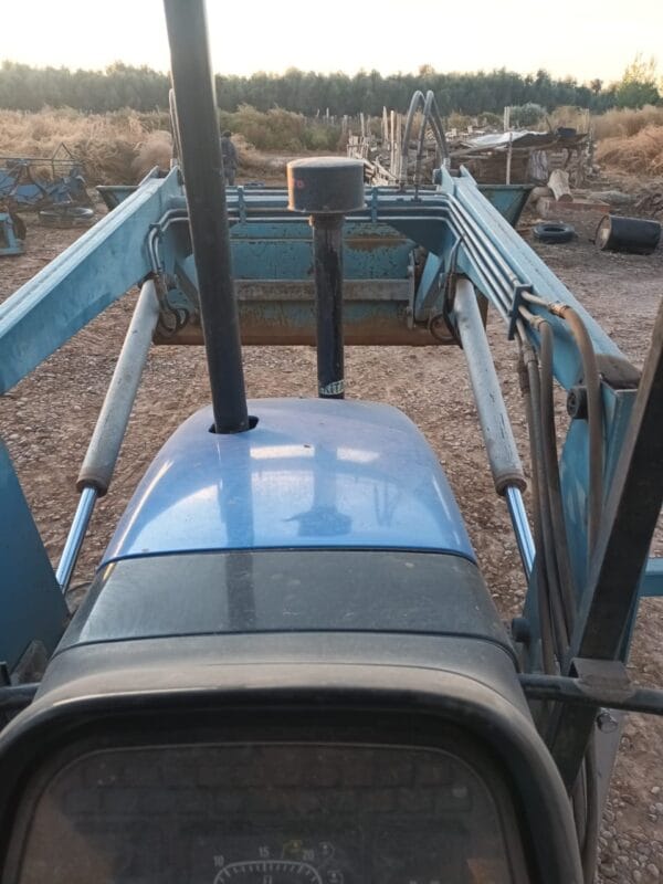 Tractor New Holland TT3840F 2007 con pala - Imagen 6