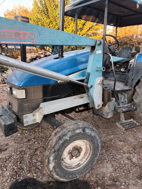 Tractor New Holland TT3840F 2007 con pala