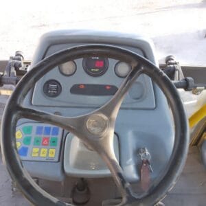 Alternative view of Tractor Pauny 230A 2013 (Valor en ARS)
