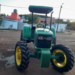 Alternative view of Tractor John Deere 5055e mod 2016 impecable
