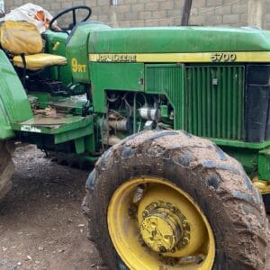 Alternative view of John Deere 5700 año 2005